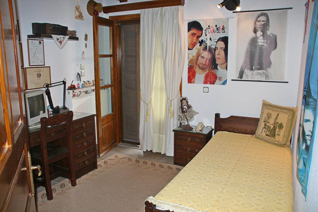 Villa Katoikia Me Ta Pitharia à Prínos Extérieur photo
