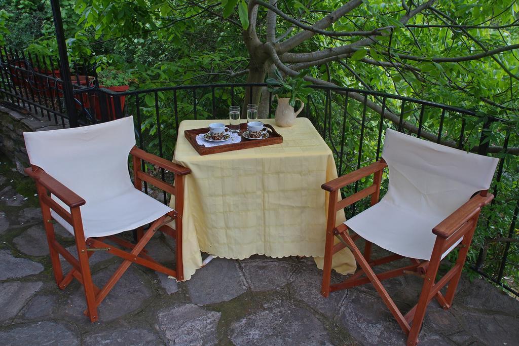 Villa Katoikia Me Ta Pitharia à Prínos Extérieur photo