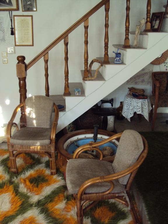 Villa Katoikia Me Ta Pitharia à Prínos Extérieur photo
