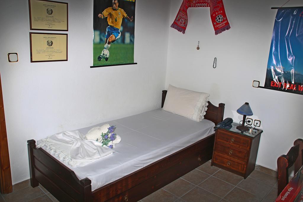 Villa Katoikia Me Ta Pitharia à Prínos Extérieur photo